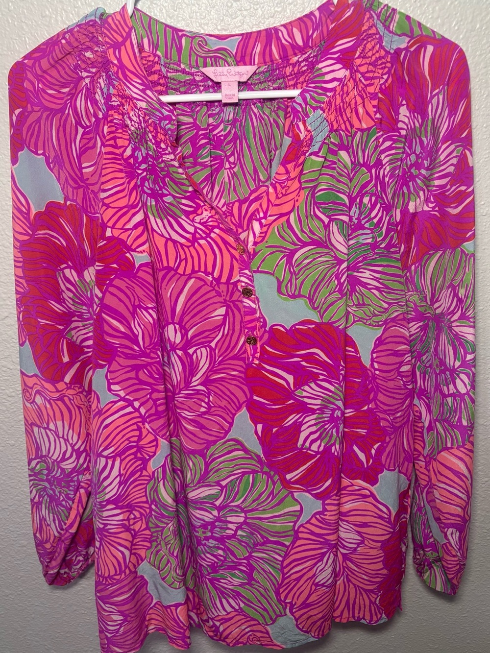 Lilly Pulitzer Elsa Pink Floral Pink Blue V-Neck 100% Silk Blouse Size Large